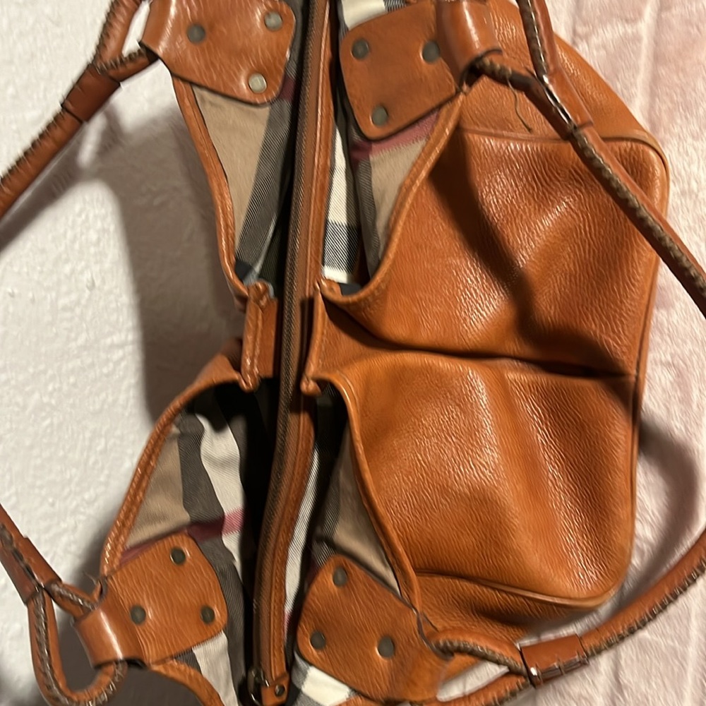 Burberry Purse - Picture 9 of 9
